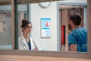 Janet Montgomery (Dr. Lauren Bloom), Ryan Eggold (Dr. Max Goodwin).