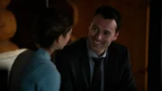 L-R: Joanna Hanley Chang (Kristin Kreuk) und Billy Crawford (Peter Mooney)