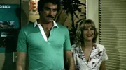 Magnum (Tom Selleck) ist im Auftrag von Cindy Lewellen (Anne Bloom) auf der Suche nach deren spurlos verschwundenem Vater Floyd.