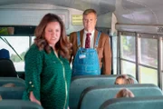 Katy Mixon (Katie Otto), Jerry Lambert (Direktor Ablin).