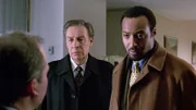 L-R Detective Lennie Briscoe (Jerry Orbach) und Detective Ed Green ( Jesse L. Martin)