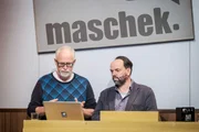 maschek.