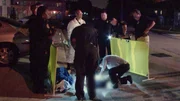Ein junger Familienvater wird nach einem Pokerabend erschossen. Der Ermittler Emiliano Tamayo (r.) nimmt sich dem Fall an.