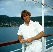 Der Chefsteward Victor (Sascha Hehn) ist erneut bei der Traumschiffreise nach Thailand an Bord.