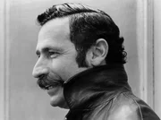 WDR Fernsehen PARISER NACHT, "Eine Hommage an Georg Stefan Troller zum 90. Geburtstag", am Sonntag (11.12.11) um 00:30 Uhr. Georg Stefan Troller (geb. 1921), Autor, Regisseur und Drehbuchschreiber, wird am 10. Dezember '01 90 Jahre alt. Seine Karriere begann als Filmemacher beim WDR mit der legendären Sendereihe "Pariser Journal", die in den Jahren 1962 bis 1971 das Bild von Paris und die Frankreich-Sehnsucht der Deutschen mitgeprägt hat. - Aufnahme von 1970.