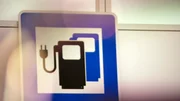 Verkehrsschild E-Ladesäule