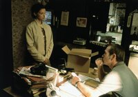 Erst als die unschuldig verurteilte Libby (Ashley Judd, l.) Unterstützung durch ihren Bewährungshelfer Travis (Tommy Lee Jones, r.) erhält, kommt sie einem infamen Komplott auf die Spur ...