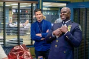 Jake Peralta (Andy Samberg, l.), Captain Ray Holt (Andre Braugher)