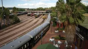 Zug am privaten Bahnhof von Rovos Rail in Pretoria