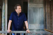 DI Jack Mooney (Ardal O'Hanlon) ist neu auf der Insel Sainte Marie und muss gleich bei den Ermittlungen zu einem Mordfall helfen.