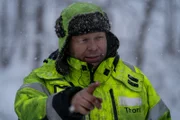 Thord is on a solo mission to help a 50-ton truck and trailer filled with huge and heavy pipes. (National Geographic)