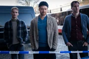 Unter den Zaungästen (Komparsen) am Tatort befindet sich auch Kamran Mirza (Aram Tafreshian, M.), der ebenfalls einen Teppichhandel betreibt. Ist es zwischen den Konkurrenten zu einem Streit gekommen?