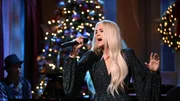 Carrie Underwood performt "Mary Did You Know?.