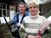 Die nächste Hiobsbotschaft für die beiden Bahnhofsbesitzer Mario und Tina stellt sich ein: Das Dach ist undicht - ausgerechnet im Winter!