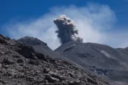 Der Sabancaya mit seinen 5.976 Metern Höhe ist einer der aktivsten Vulkane Perus.