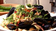 Fettucine mit Meeresfrüchten und grünem Harissa