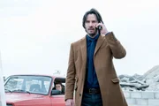 Lucas Hill (Keanu Reeves), ein nicht ganz lupenreiner Diamantenhändler, reist nach St. Petersburg, um dem mafiösen Oligarchen Boris Volkov einige seltene Edelsteine zu verkaufen. Doch dann verschwindet sein Partner und mit ihm die kostbare Ware...
