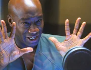 Überführt der Fingerabdruck auf der Tatwaffe den Bauarbeiter Quinn Sullivan (Michael Clarke Duncan) des Mordes?