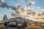 Auf einem gigantischen Gelände in der Wüste Arizonas warten altgediente Riesen der Luftfahrt auf ein ungewisses Schicksal. Hier entstand nach 1945 der größte Boneyard seiner Art.