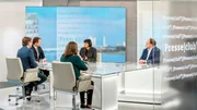 Ellen Ehni (WDR-Chefredakteurin Fernsehen, Chefredakteurin WDR-Programmbereich Politik und Zeitgeschehen), Volker Herres (ehem. ARD-Programmdirektion) und Jörg Schönenborn (WDR-Programmdirektion) moderieren im Wechsel die Sendung.