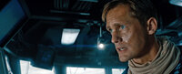 Commander Stone Hopper (Alexander Skarsgård) kämpft unerbittlich gegen die Invasoren der Aliens. Doch wird er diesen Krieg überleben können?