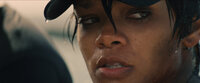 Als Navy-Mitglied kämpft Raikes (Rihanna) um ihr Leben und die Existenz der ganzen Menschheit ...