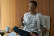 Justina (Samira Wiley) muss sich erneut eingestehen, dass ihre Therapiestunden mit Gretchen nicht den erwünschten Erfolg haben, sie eher im Gegenteil auf blöde Ideen bringt ...