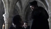 Jan Hus (Matej Hádek) bittet Stephan von Palec (Jan Dolanský) um Hilfe vor dem Gerichtstribunal.