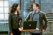 Rosa Diaz (Stephanie Beatriz), Jake Peralta (Andy Samberg)