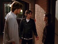 Während in Stars Hollow eine Kostümhochzeit bevorsteht, wartet auf Dean (Jared Padalecki, l.), Jess (Milo Ventimiglia, M.) und Rory (Alexis Bledel, r.) ein Wechselbad der Gefühle ...