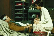 Mac 27 (Nicholas Lea, l.); Cecilia Fairman (Nana Visitor, r.)