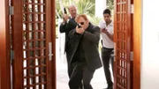 Detective Tripp (Rex Linn, l.), Horatio Caine (David Caruso, M.) und Delko (Adam Rodriguez) wollen den Anführer einer neuen Bande nicaraguanischer Flüchtlinge stellen, die in Miami Fuß fassen will und durch enorme Skrupellosigkeit von sich reden macht.