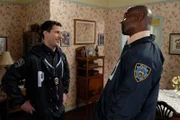 Jake Peralta (Andy Samberg, l.), Terry Jeffords (Terry Crews)