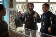 Adrian Pimento (Jason Mantzoukas), Jake Peralta (Andy Samberg, r.)