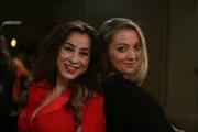 Umi (l.); Cherry Healey (r.)