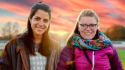 Moderatorin Clarissa Corrêa da Silva (l.) und Lisa Zocher