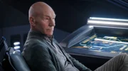 Picard (Patrick Stewart) sucht nach weiteren Freiwilligen, die sich seiner Suche nach Bruce Maddox anschließen wollen.