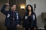 Andy Samberg, Stephanie Beatriz