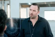 Kurt Weller (Sullivan Stapleton)