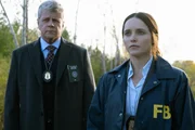 Paul Krendler (Michael Cudlitz, l.); Clarice Starling (Rebecca Breeds, r.)