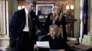 Sam Waterston als Exec. Asst. D.A. Jack McCoy, Candice Bergen als Richterin Anderlee und Elisabeth Rohm als Serena Southeryn.(v.li.)