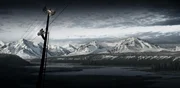 "Power & Ice - Alaska unter Strom" blickt hinter die Kulisse dreier Energieversorgungsunternehmen, die sich um die Wartung und die Reparatur der Leitungen in Alaska kümmern. Ihre riskante Arbeit ist eine echte Herausforderung, die zudem äußerst gefährlich ist ...