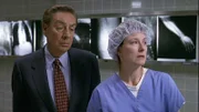 L-R: Lennie Briscoe (Jerry Orbach), Dr. Elizabeth Olivet (Carolyn McCormick)