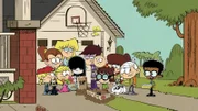 L-R: Lana, Cliff, Luan, Lola, Lori, Geo, Lucy, Luna, Walt, Lily, Lisa, Lynn, Charles, Lincoln, Clyde