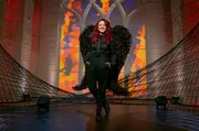 Mit "Limbus" entführt Komikerin Tahnee in ihre ganz eigene Show-(unter-)welt. Das Personality-Format verspricht teuflisch gute Unterhaltung mit tollen Gästen, kurzweiligen Spielen und spannenden Themen.