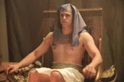 Prinz Pentawere (Matthew Marcelis) ermordete während der berüchtigten Haremsverschwörung seinen eigenen Vater, Ramses III. (Spielszene)