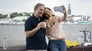 Rainer Stolzmann (Helmut Zierl, l.); Elli May (Jessica Ginkel, r.)