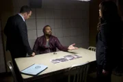 Der Todesschütze (Cliff "Method Man", M.) muss wegen mangelnder Beweise freigelassen werden. Danny (Donnie Wahlberg, l.) ist frustriert ...