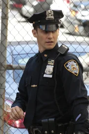 Bei einer Verkehrskontrolle nutzt Jamie (Will Estes) seine Position als Cop aus und rächt sich am Mentor des Staatsanwalts ...