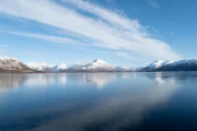 Die schneebedeckten Berge in Akhiok, Alaska. (National Geographic/'Wáats'asdíyei (Joe Yates))